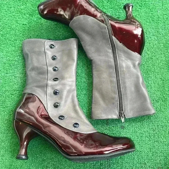 John Fluevog reserved - Picture 4 of 8